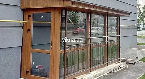 Тамбур для входу в магазин