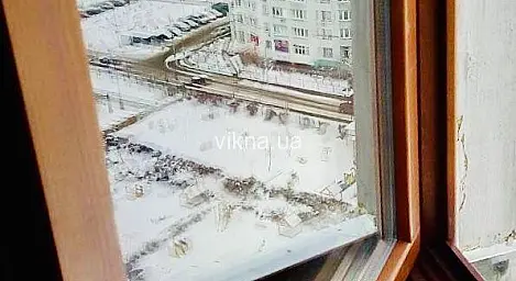 Вікна з дерев'яного брусу в квартирі - головне фото